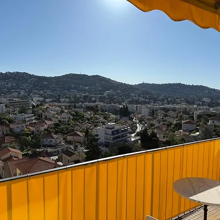 Vue Sur Collines De Cannes דירה לה קאנה