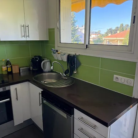 Vue Sur Collines De Cannes Apartment